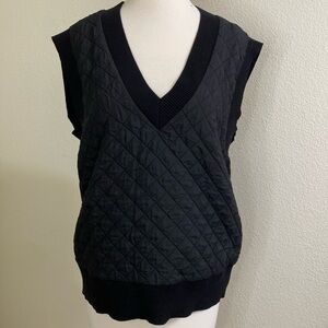 Zara Japan item, V neck black quilted vest Medium‎